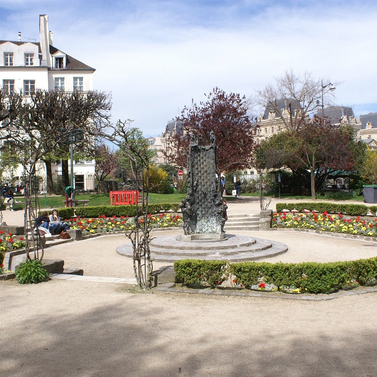 Square René Viviani, Париж: лучшие советы перед посещением - Tripadvisor