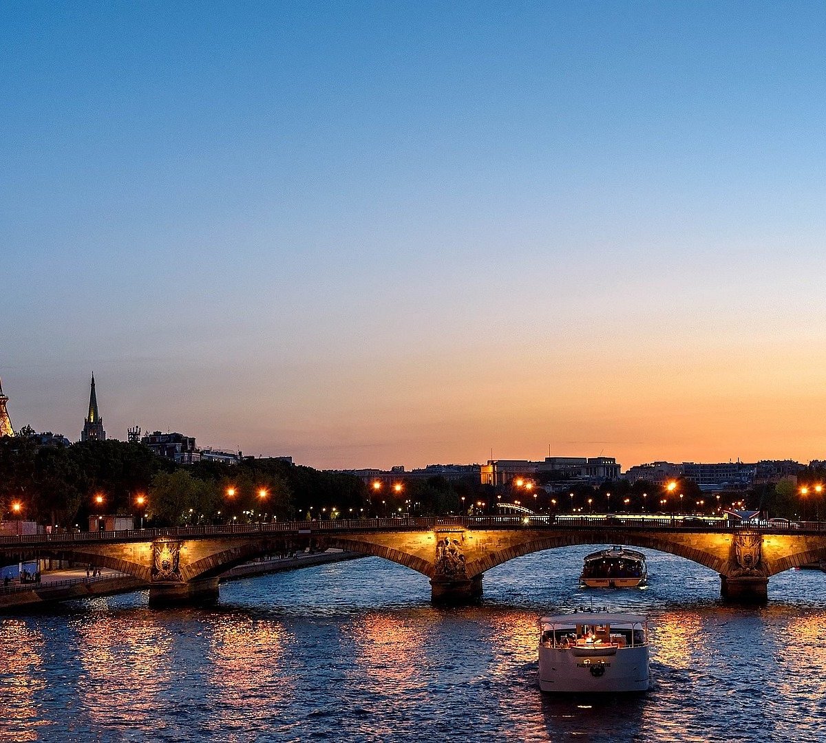 Париж Эйфелева башня вид с моста