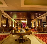 The Lobby Lounge is perfect ambience for professional breakfast meetings or an evening of cockta