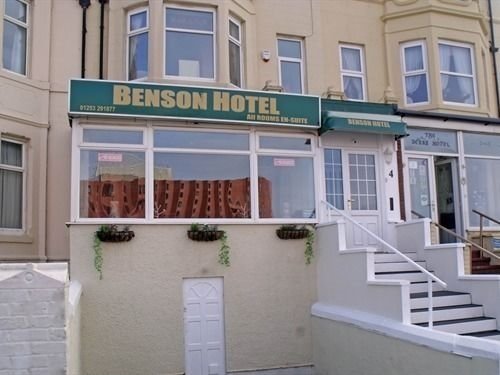 Front of hotel steps to gain acess