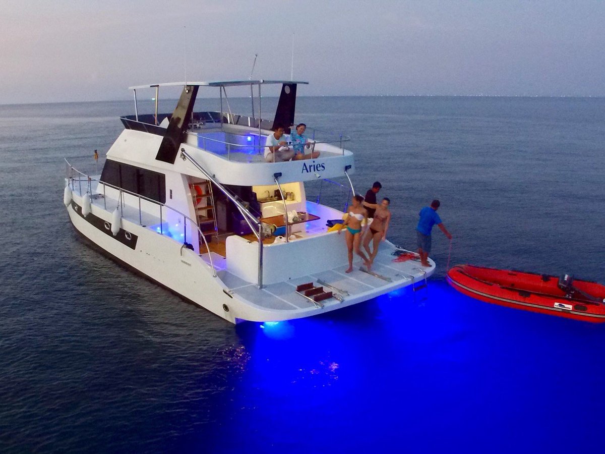 ocean escape yacht charter pattaya photos