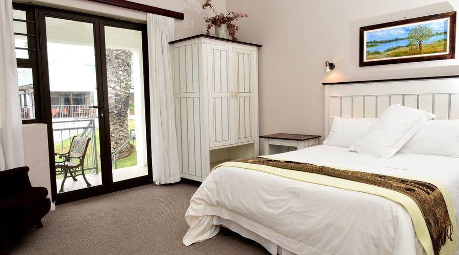 Double bedroom with private patio