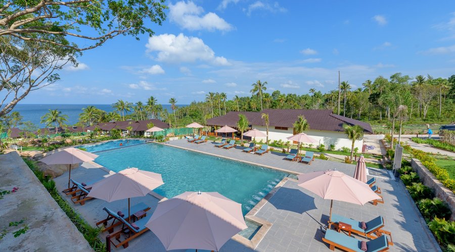 Pool and Ocean view