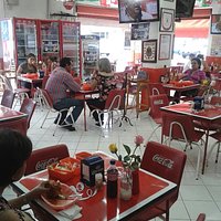 Excelente lugar de las tradicionales tortas ahogadas.