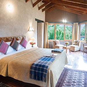 Luxury King Suite Overlooking Andean mountains and Willka T'ika Gardens