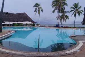 Piscine et plage