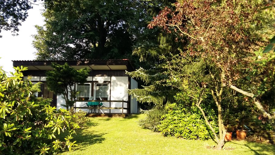 Bungalow-Ferienwohnung im Garten