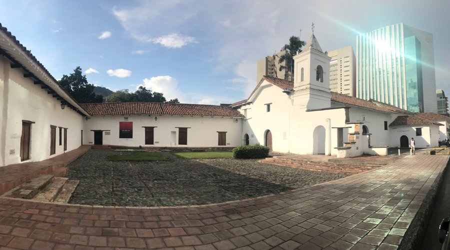 www.toursbycolombians.com 
