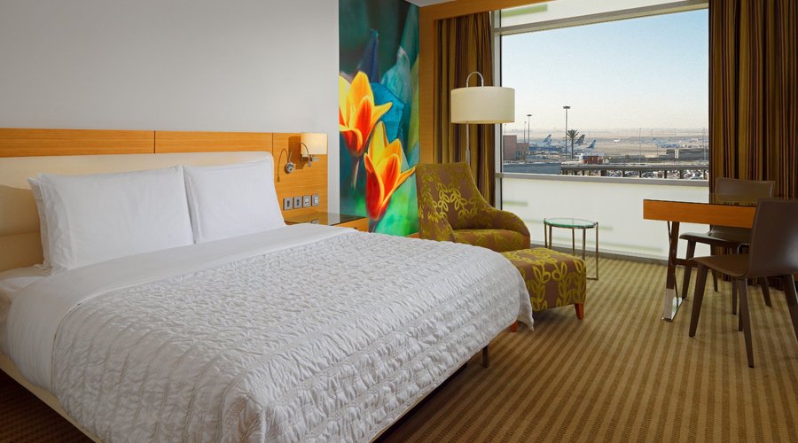 Club Room King Size Bed