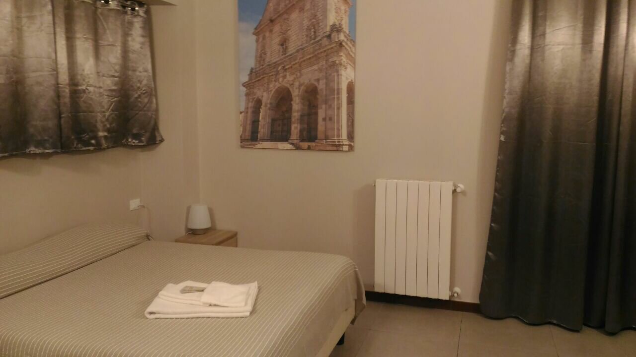 B&B VIALE SAN PIETRO, ITÁLIA/SASSARI: 8 Fotos, Comparação De Preços E ...