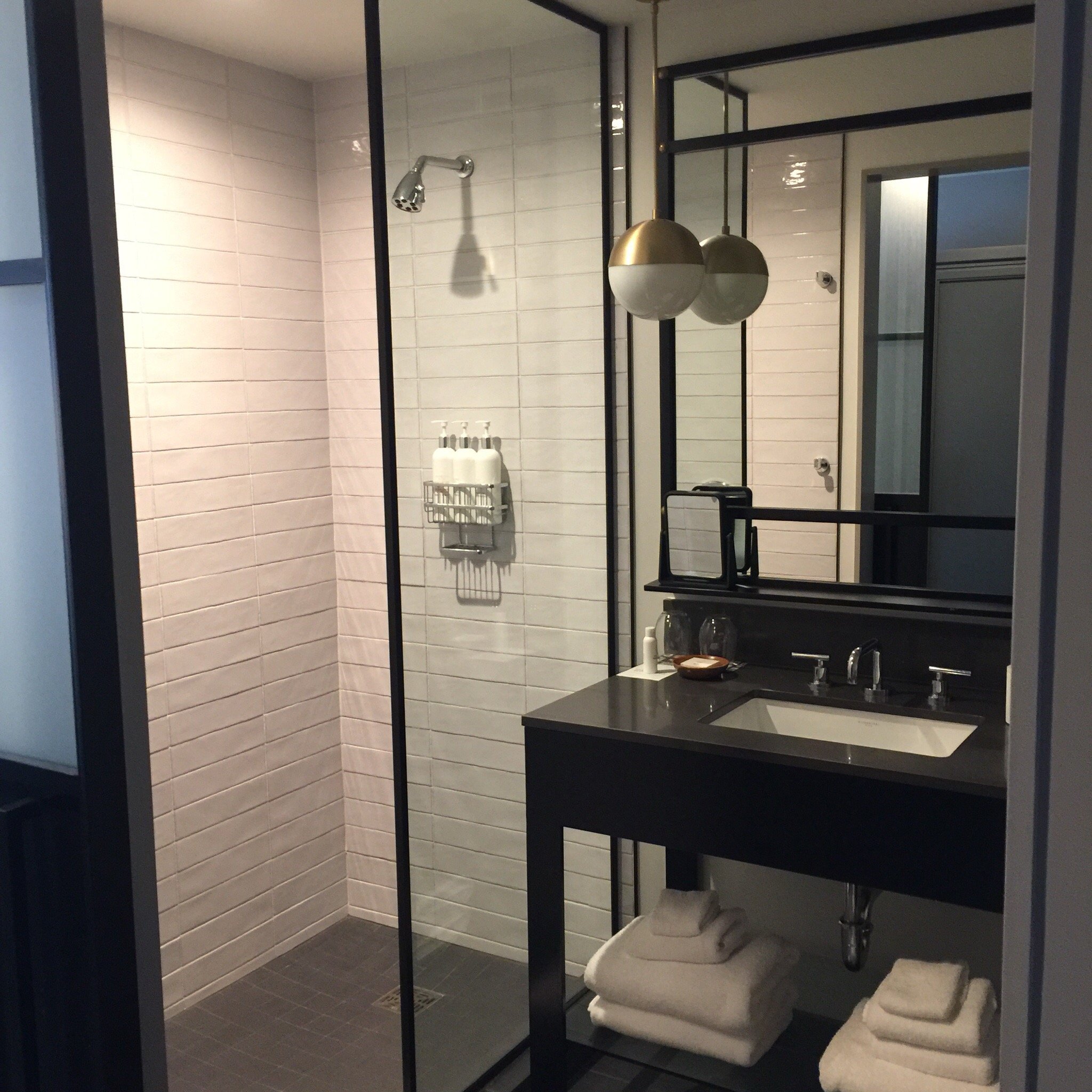 Kimpton Everly Hotel Coffee Shop: Pictures & Reviews - Tripadvisor
