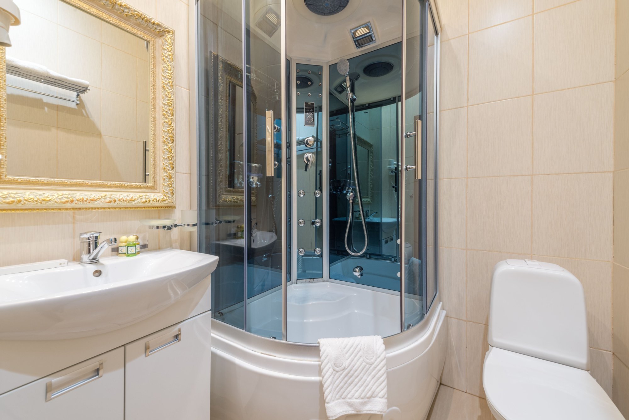 Grand Hotel Belorusskaya by null