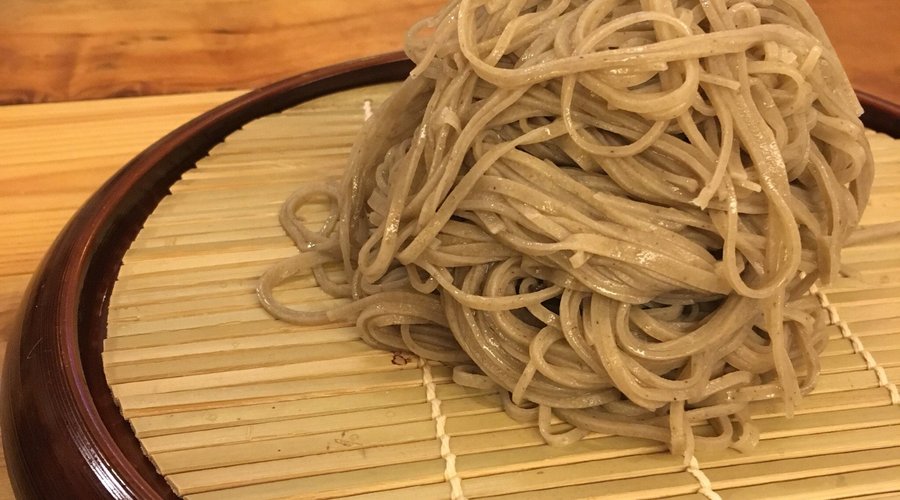 並 もり 700円
おでん  80円
天ぷら  80円

歯ごたえ喉越し、何よりそば粉の香りが高いのに驚きました。
細切りのお蕎麦は10割

駅から徒歩1分
20分あれば
絶対に行く価値ありま