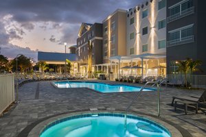 Pool & Beach