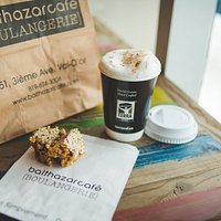 cappuccino et boule d'énergie