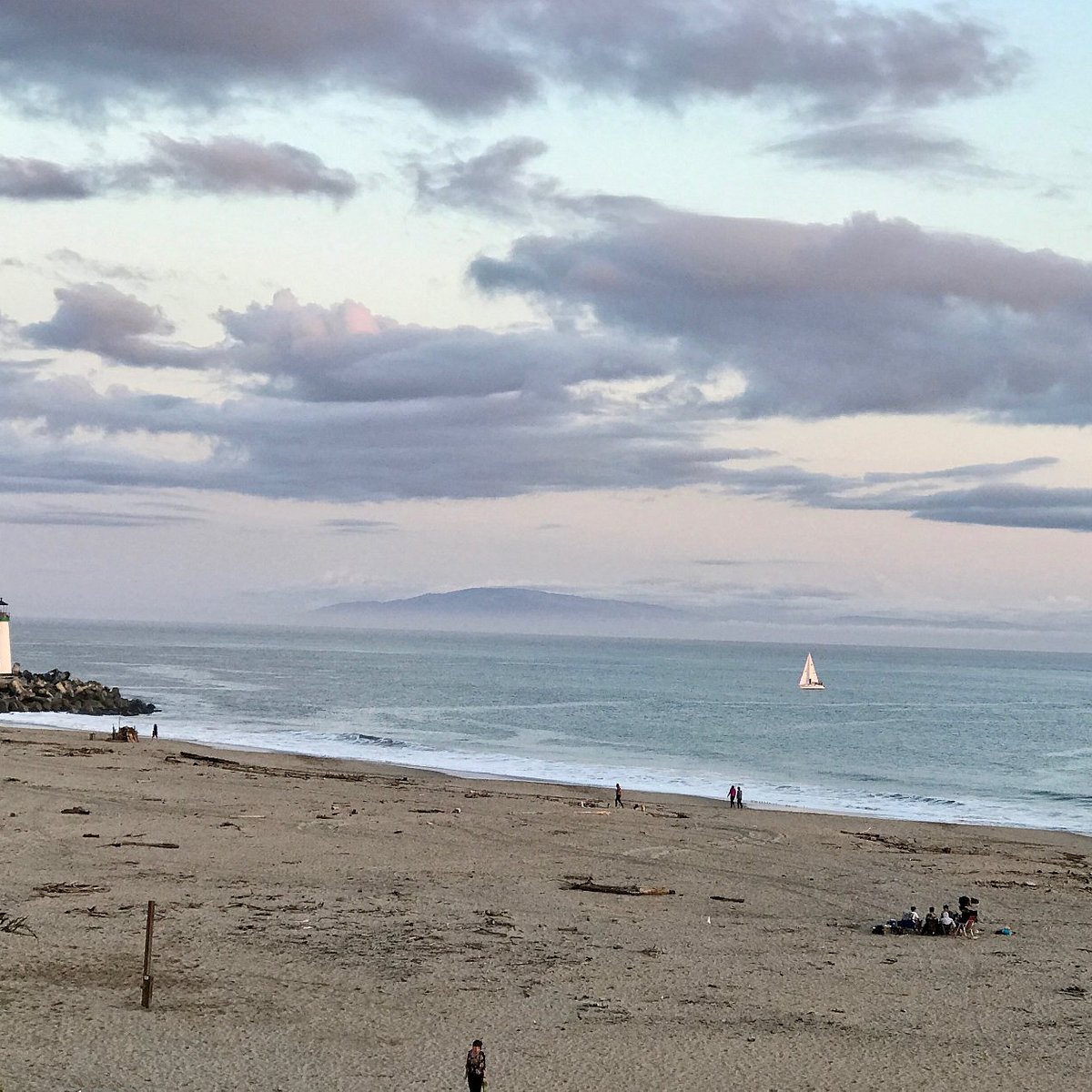 20 Awesome Santa Cruz Beaches to Enjoy the Sun, Surf, and Sand