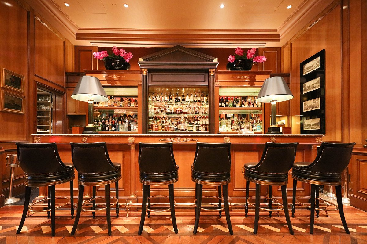 Le Bar - Four Seasons Hotel George V (Paris) - All You Need to Know BEFORE  You Go