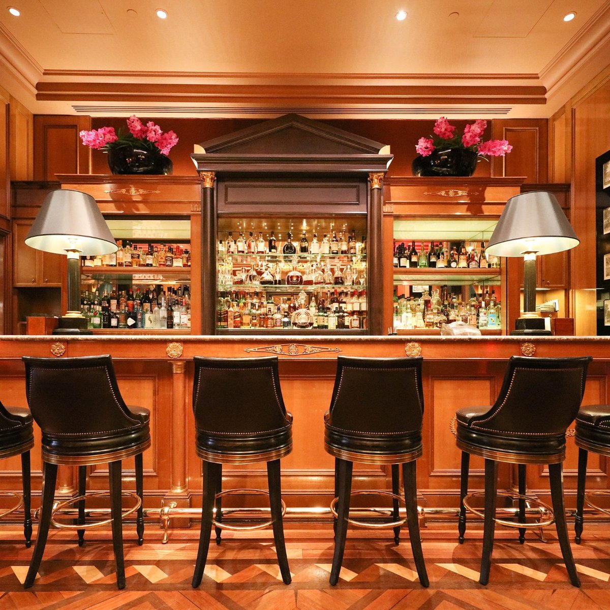 Le Bar - Four Seasons Hotel George V, Париж: лучшие советы перед посещением  - Tripadvisor