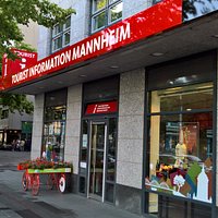 Tourist Information Mannheim - Eingangsbereich am Bahnhofsvorplatz