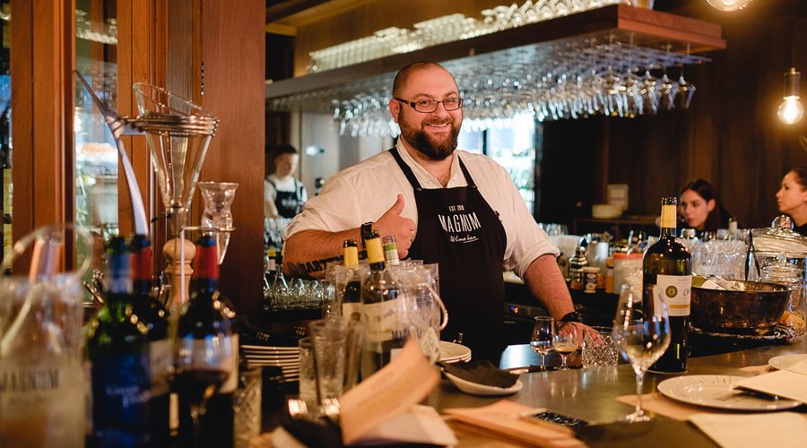Шеф-бармен Magnum Wine Bar