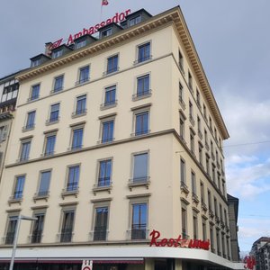 The Ambassador hotel in Geneva from outside