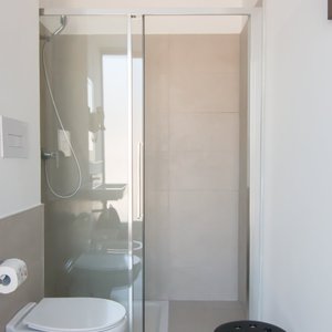 B&B Hotel Treviso in Treviso, image may contain: Restaurant, Cafeteria, Dining Room, Dining Table