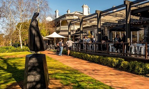 Sculpture and Stirling Hotel