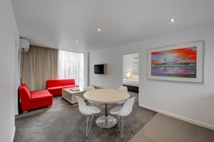 Room & Suite