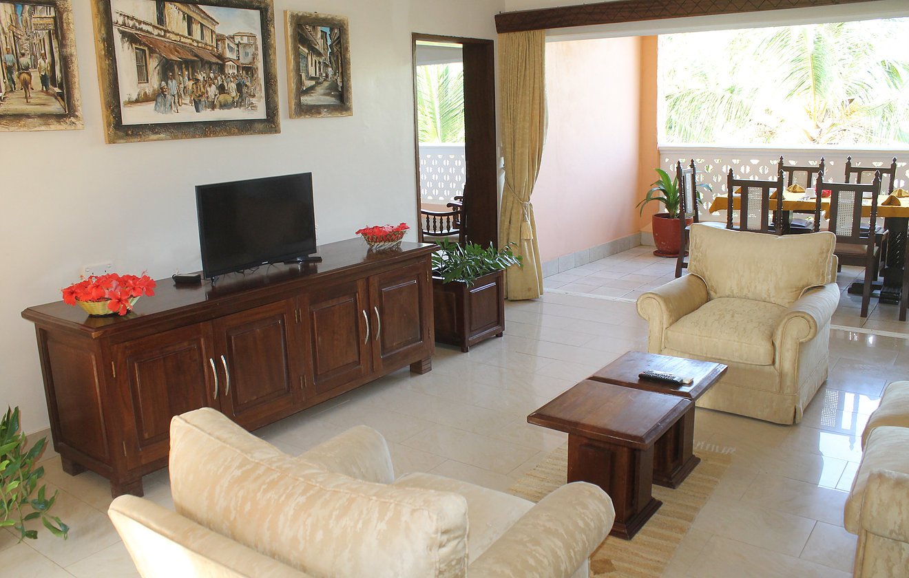 Hotel photo 4 of Sun N Sand Beach Resort.