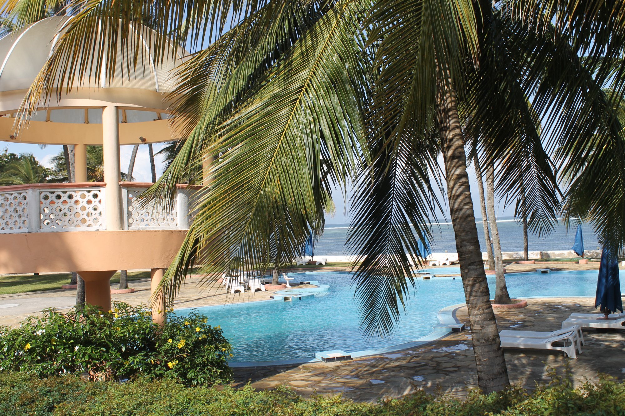 Hotel photo 7 of Sun N Sand Beach Resort.