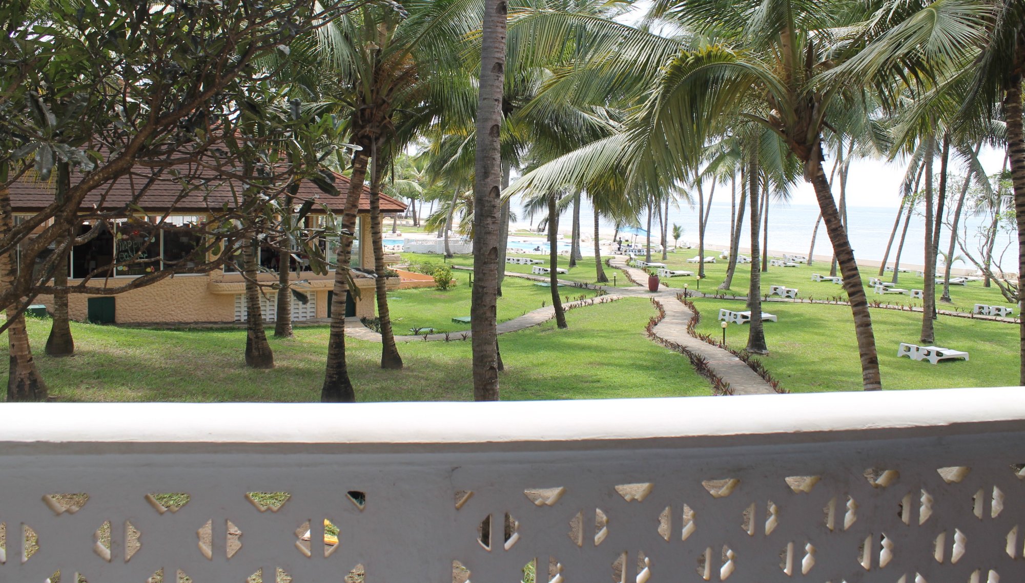 Hotel photo 10 of Sun N Sand Beach Resort.