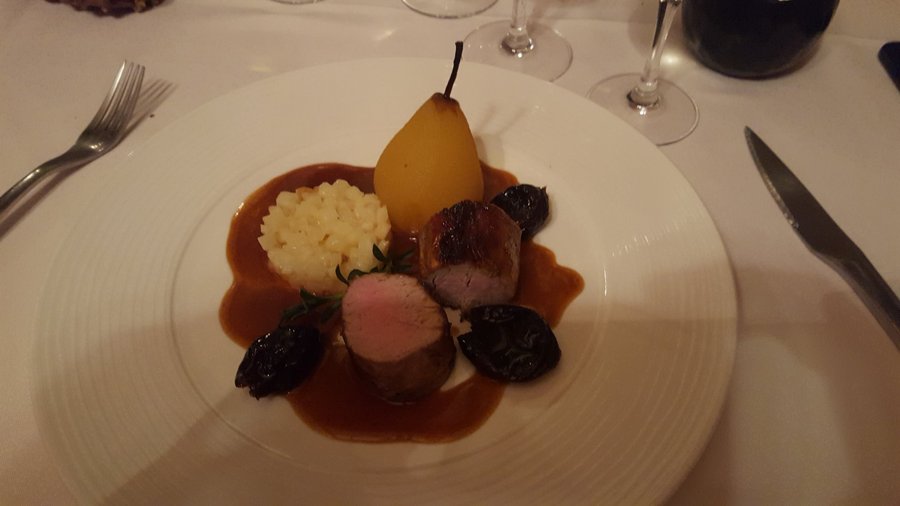 veau et sa poire pochée