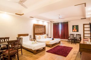 Room & Suite