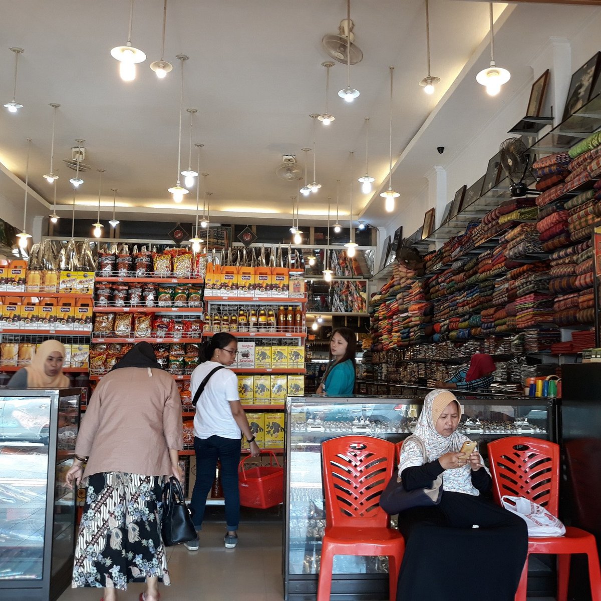 Toko Kerajinan Tangan Pusat Kerajinan Tangan Indonesia (Makassar) - Review - Tripadvisor