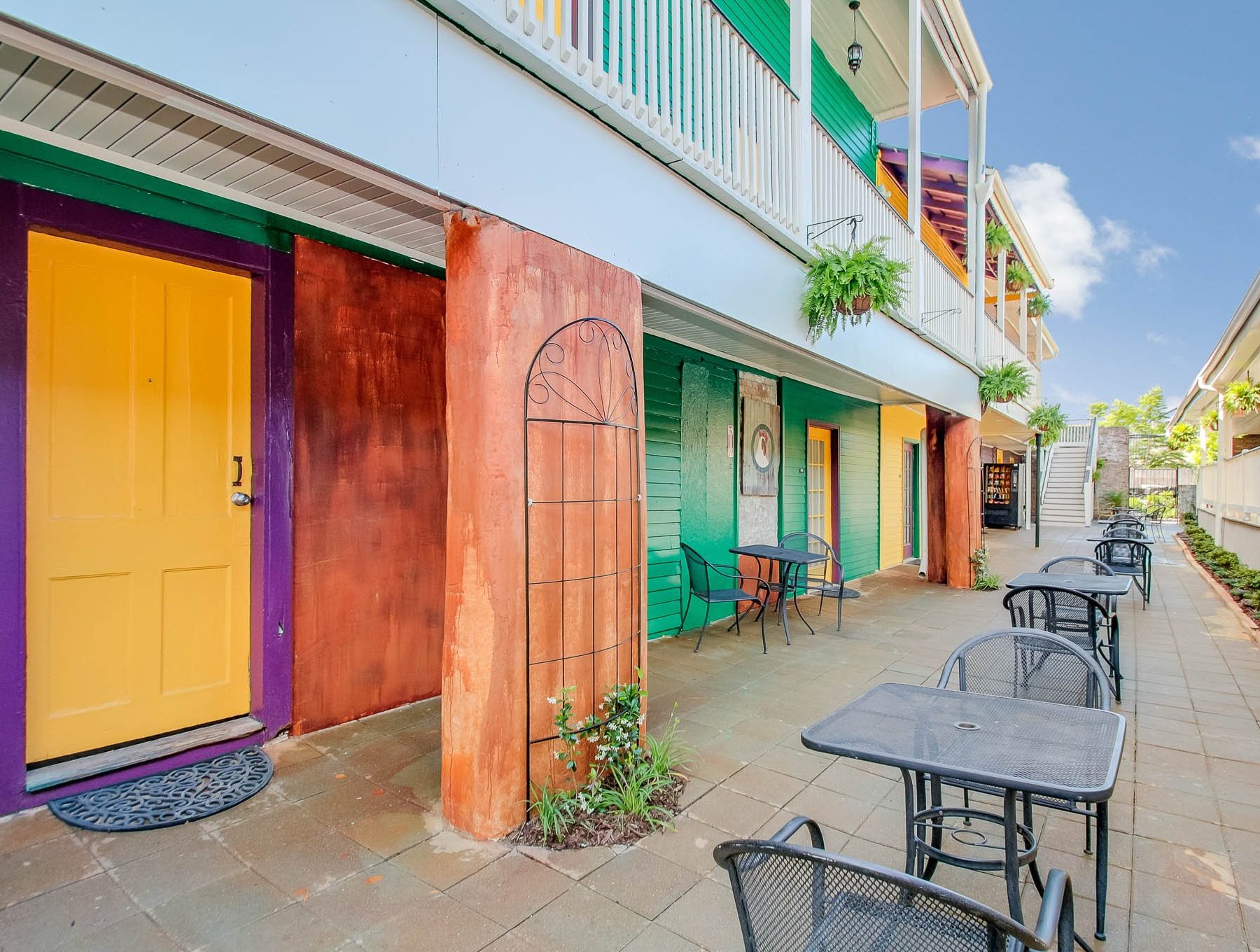 Historic Mardi Gras Inn by null