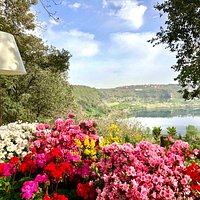 Vista dal nostro giardino sul lago d'Averno