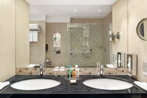 Room & Suite