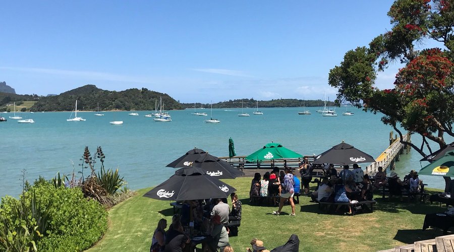 Parua Bay Tavern on the waters edge!