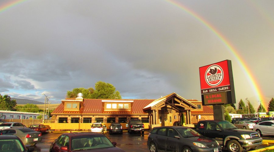 Laughing Grizzly Bar & Grill