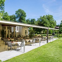 Einigartige Terrasse mit Blick ins Grüne