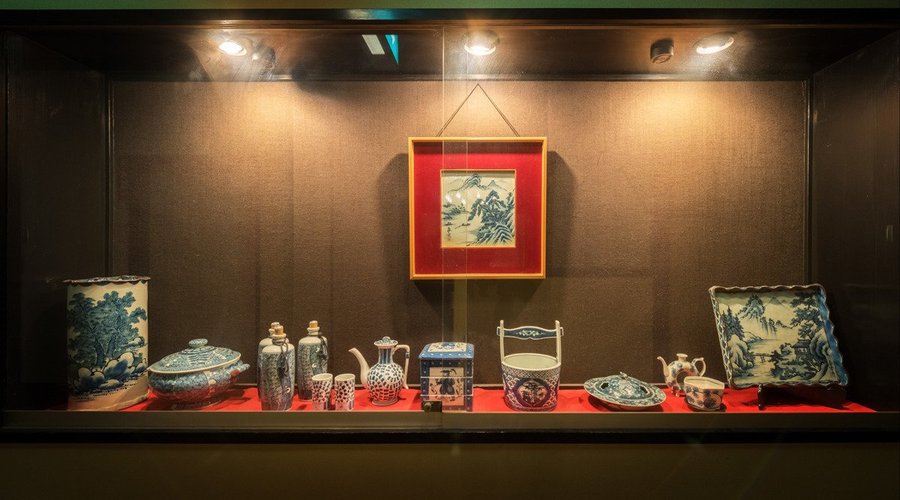 稀代の芸術品を鑑賞できるアートギャラリーが館内の至るところにございます。旅先でアートな散策はいかが？