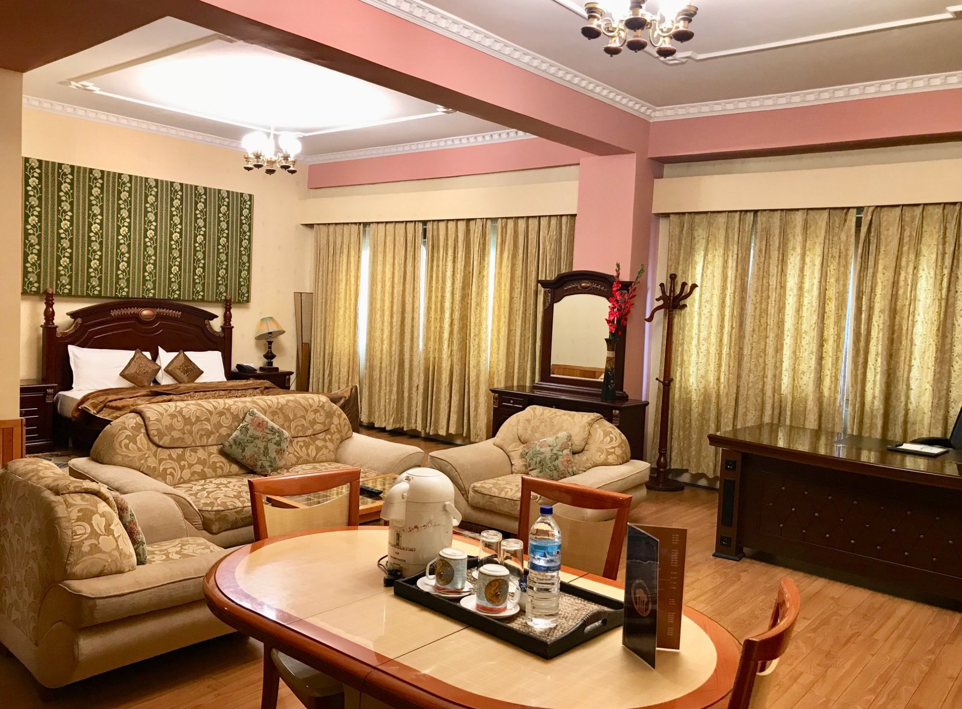 Hotel Migmar མིག་དམར་ཟ་ཁང་། by null