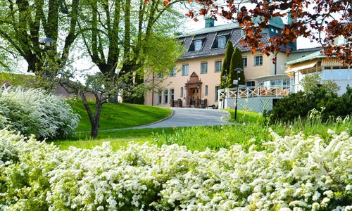 Såstaholm i vårskrud