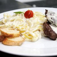 Fetuccinne e Scalopes