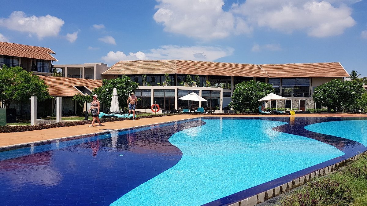 Uga bay шри. The Calm Resort & Spa 4* Шри-Ланка, Пассикуда. UGA Bay 5 Шри Ланка. Отель the Calm Resort & Spa. Бассейн Calm Resort.