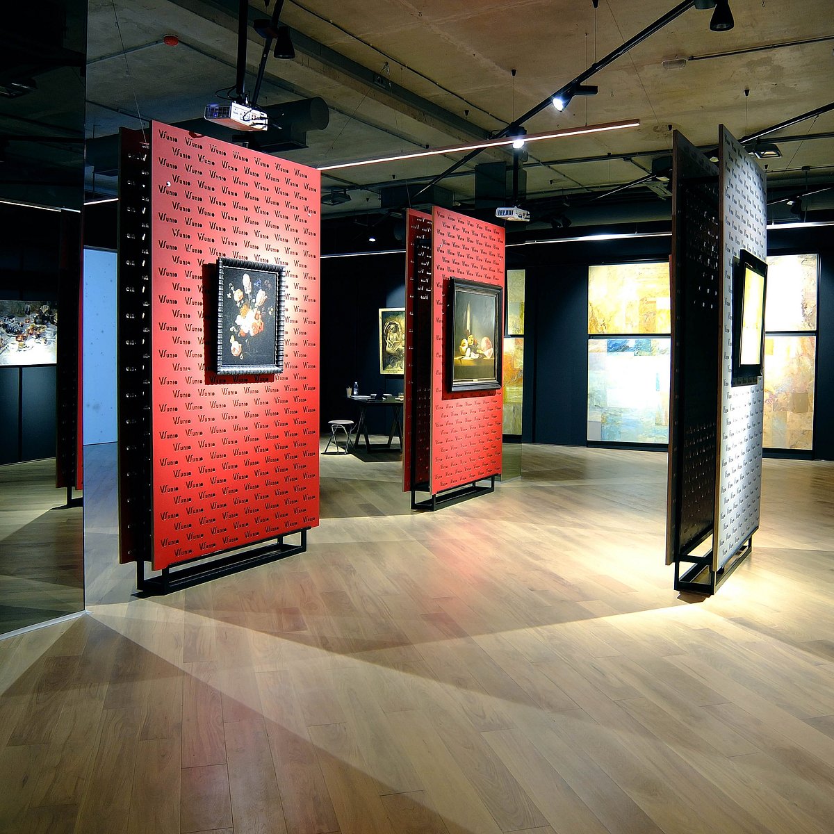 V gallery