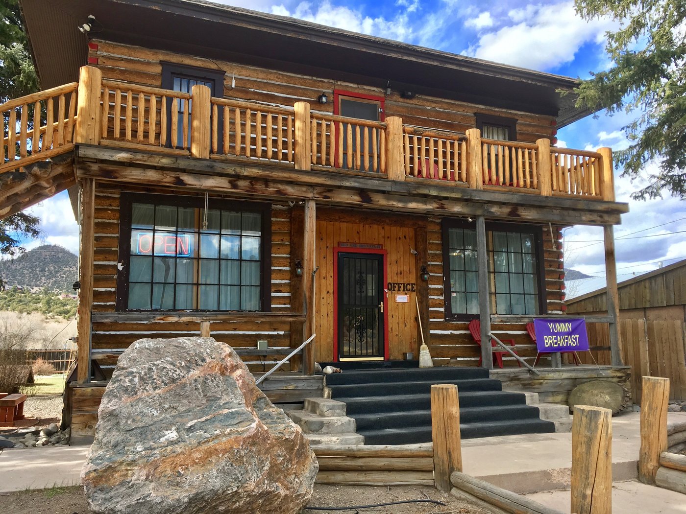 SPRUCE LODGE: See 281 Hotel Reviews, Price Comparison and 87 Photos ...