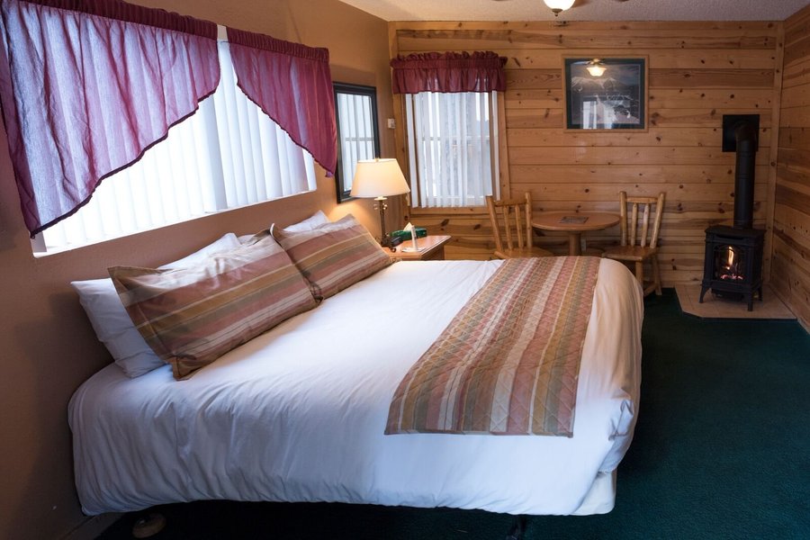 SKI LIFT LODGE & CABINS $64 ($̶1̶0̶2̶) - Updated 2021 ...