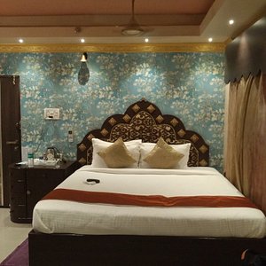 Hotel Hazarduari in Kolkata (Calcutta), image may contain: Bed, Furniture, Interior Design, Home Decor