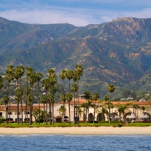 Hilton Santa Barbara Beachfront Resort, hotel in Santa Barbara